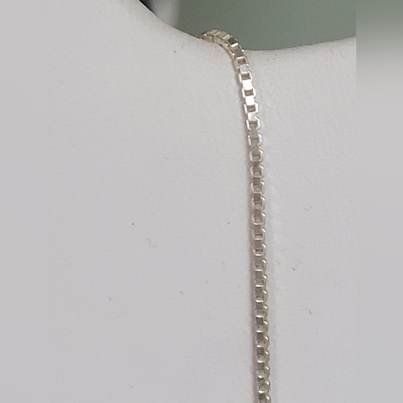 IBB SIGNED 925 STERLING SILVER 24" BOX CHAIN NECKLACE - Picture 3 of 6